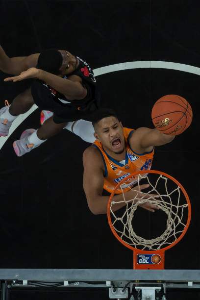 其中包括一 其中包括一